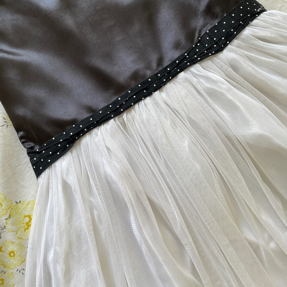 Black & White Flare Frock-Size 28(6-7 years)- Used - Picture 5 of 17